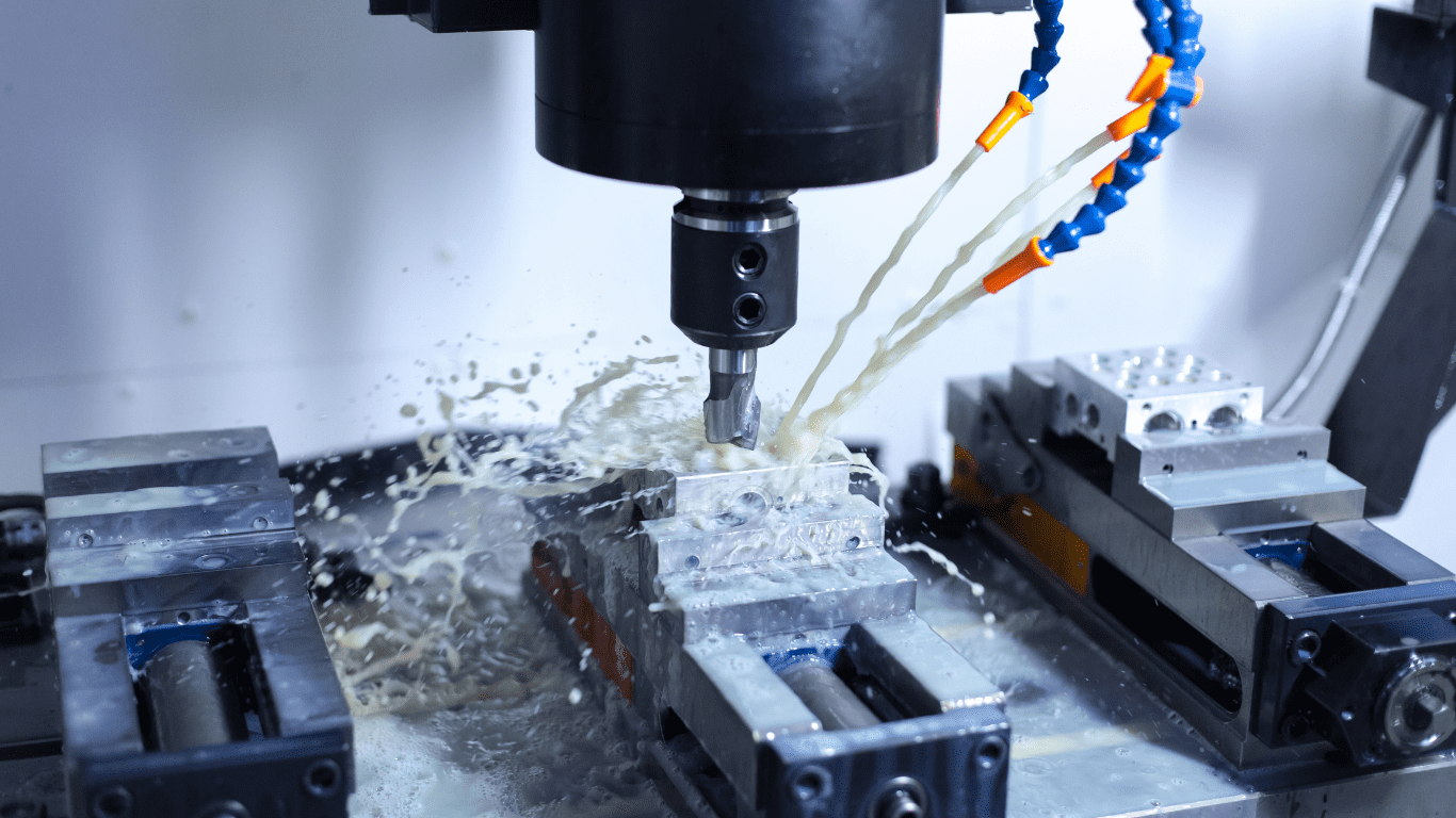 Fräsprozess in der Zerspanung bei dem der Bediener den Prozess stabilisieren muss